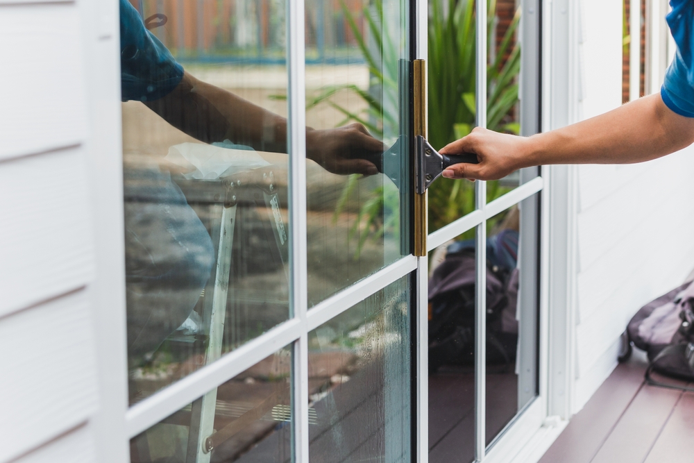 Varför professionell fönsterputsning är värt investeringen